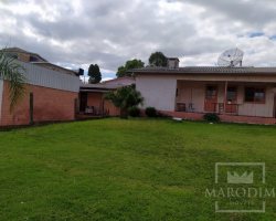 Casa com 450m², 3 dormitórios, Nao suíte, 2 vagas, no bairro Bosque em Marau