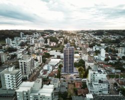 Salas/Conjuntos com 178m², Nao suíte, no bairro Centro em Marau