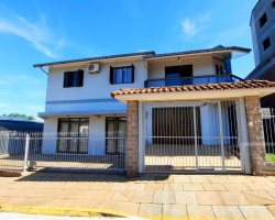 Casa com 251m², 4 dormitórios, Nao suíte, 2 vagas, no bairro Sao Cristóvao em Marau