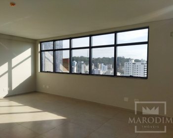 Salas/Conjuntos com 68m², Nao suíte, no bairro Centro em Marau