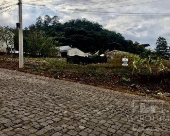 Terreno com 393m², Nao suíte, no bairro Loteamento Girardi em Marau