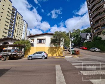 Casa com 120m², 3 dormitórios, Nao suíte, 1 vaga, no bairro Centro em Marau