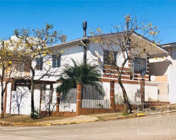 Casa com 129m², 3 dormitórios, Nao suíte, 2 vagas, no bairro Borges de Medeiros em Marau