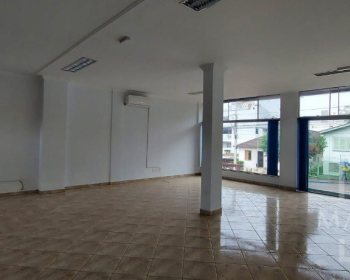 Salas/Conjuntos com 130m², Nao suíte, no bairro Centro em Marau